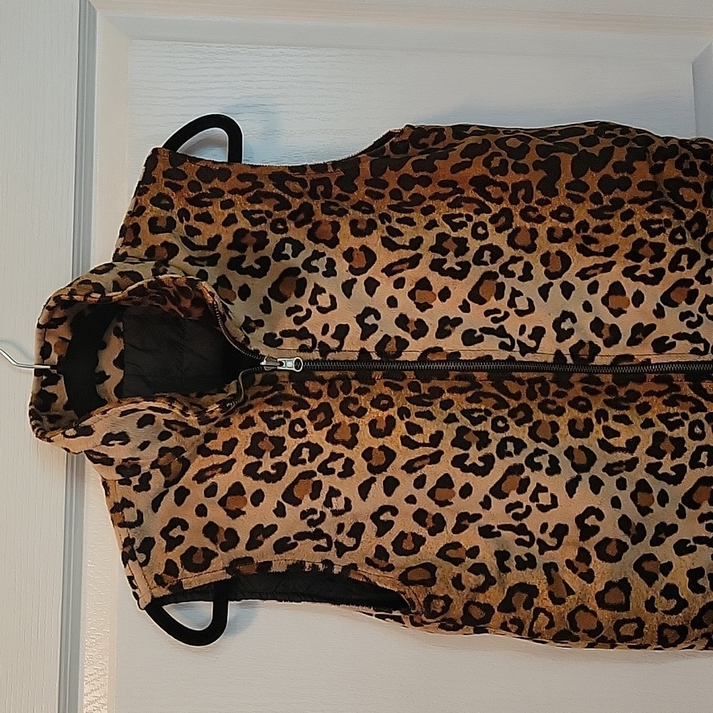 Jr-S.com Animal Print/Black Reversible Vest
